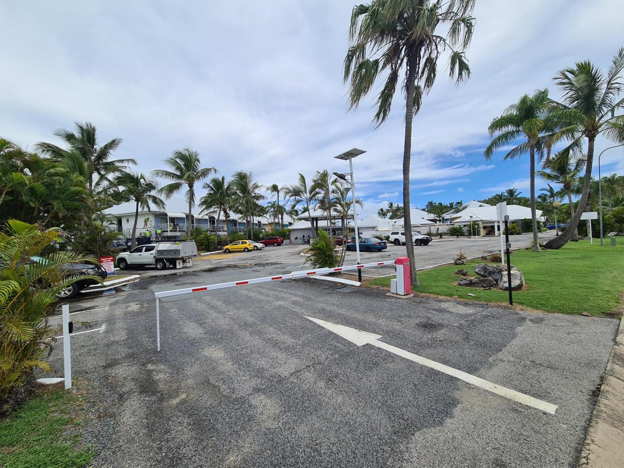 Dolphin Heads - Resort Unit - Absolute Beachfront! - Whitsunday Getaway! 麦凯 外观 照片