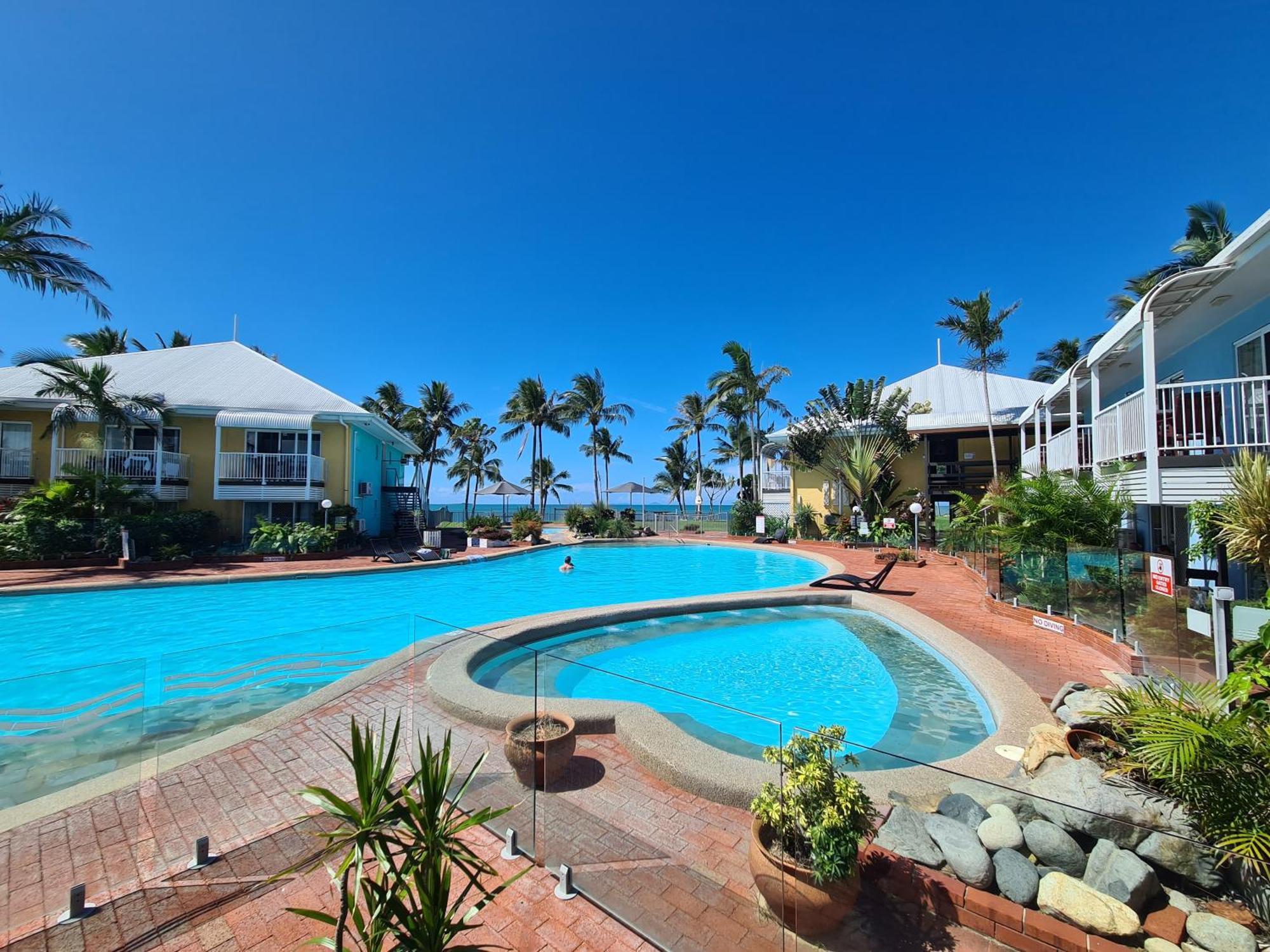 Dolphin Heads - Resort Unit - Absolute Beachfront! - Whitsunday Getaway! 麦凯 外观 照片