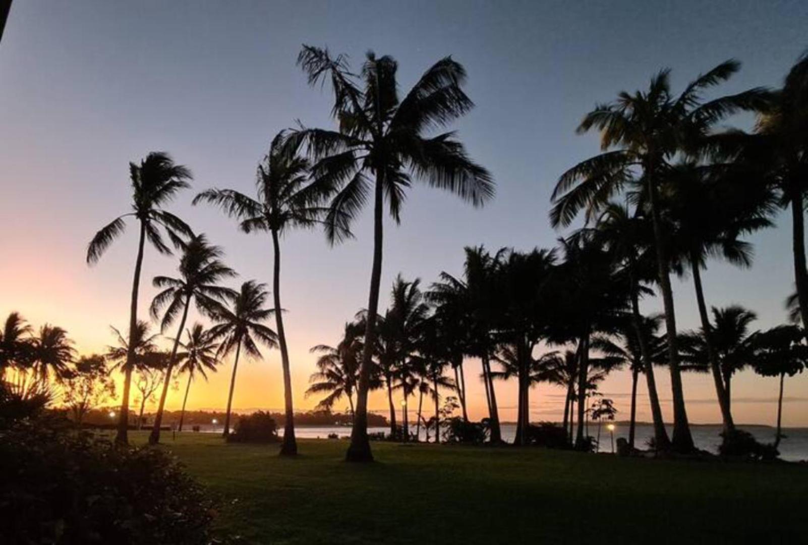 Dolphin Heads - Resort Unit - Absolute Beachfront! - Whitsunday Getaway! 麦凯 外观 照片